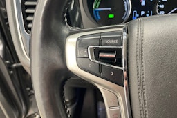 Harmaa Mitsubishi Outlander PHEV 2018 kuva 16.