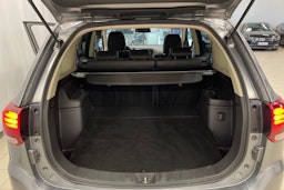 Harmaa Mitsubishi Outlander PHEV 2018 kuva 20.