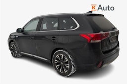 musta Mitsubishi Outlander PHEV 2018 kuva 2.