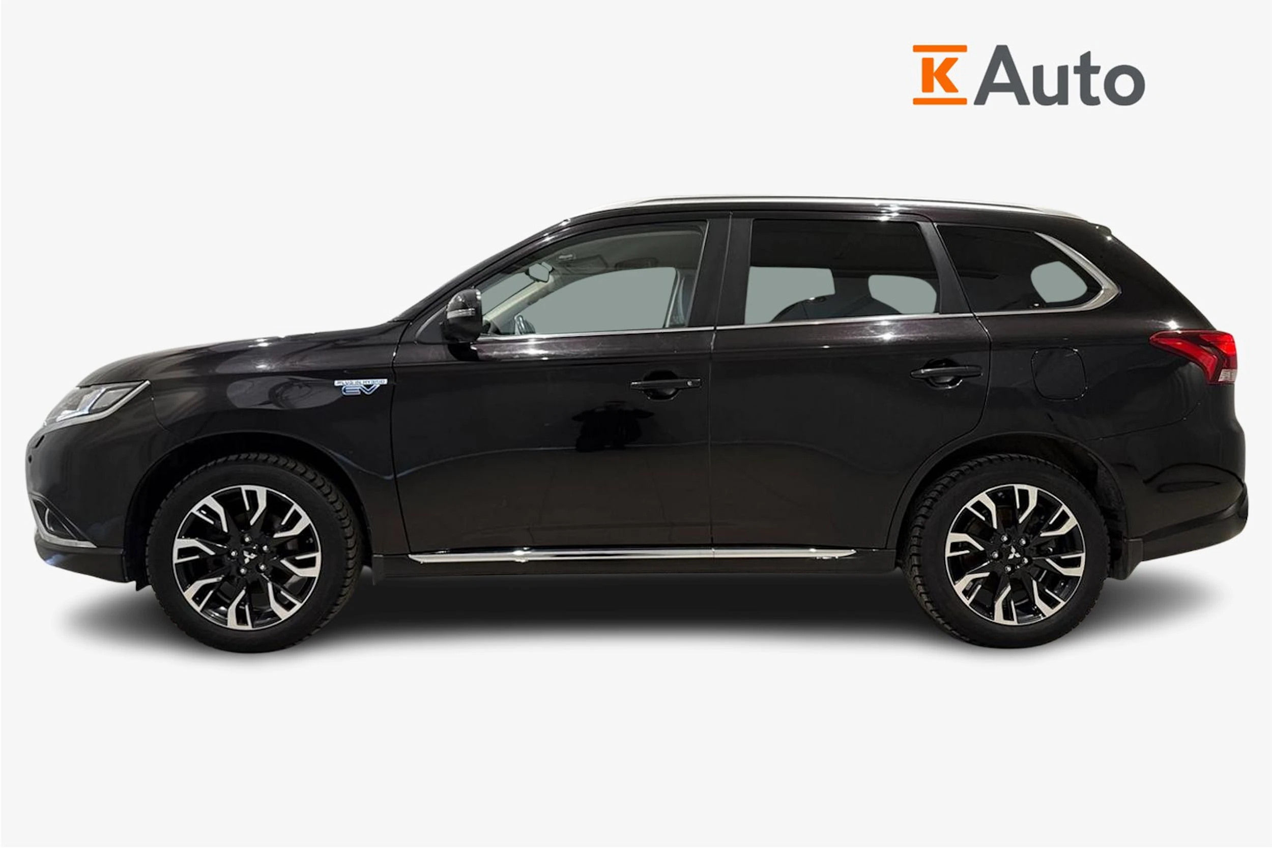 musta Mitsubishi Outlander PHEV 2018 kuva 5.