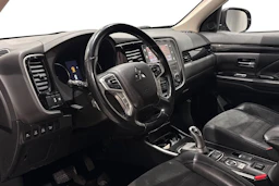 musta Mitsubishi Outlander PHEV 2018 kuva 6.