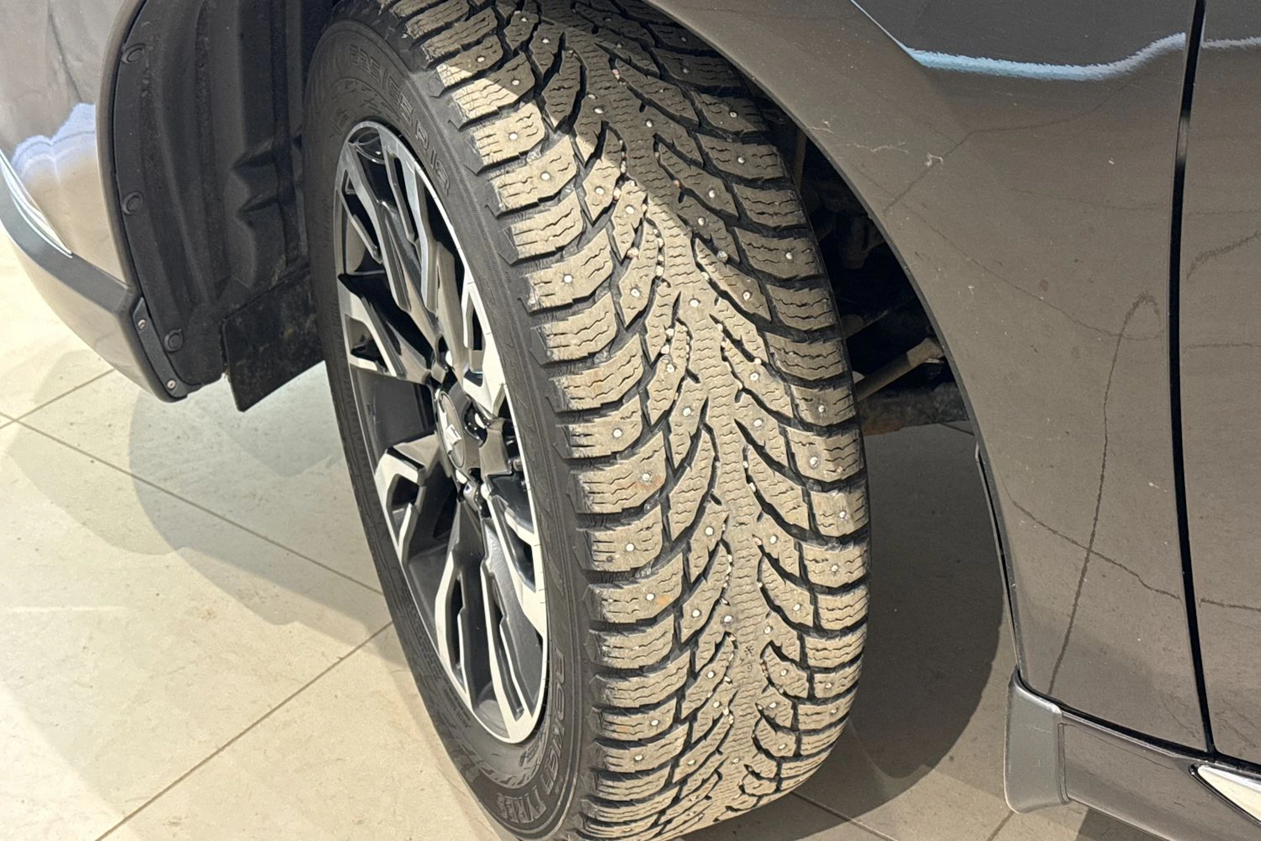 musta Mitsubishi Outlander PHEV 2018 kuva 10.