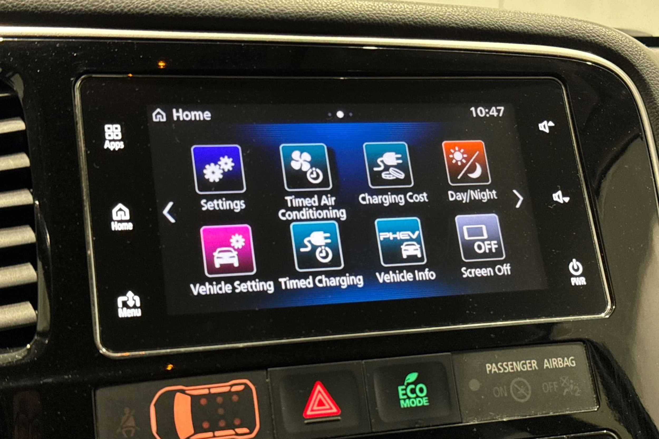 musta Mitsubishi Outlander PHEV 2018 kuva 19.