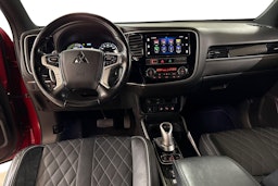 punainen Mitsubishi Outlander PHEV 2019 kuva 9.