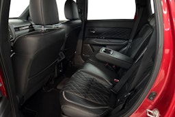 punainen Mitsubishi Outlander PHEV 2019 kuva 10.