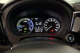 punainen Mitsubishi Outlander PHEV 2019 kuva 19.