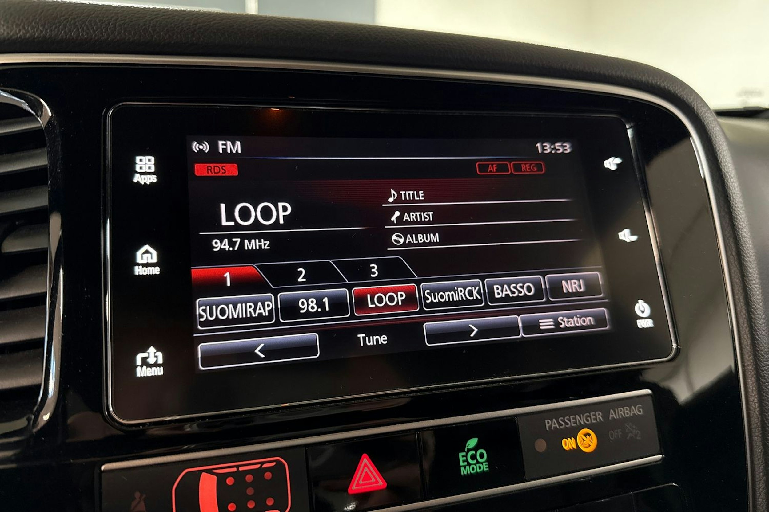 punainen Mitsubishi Outlander PHEV 2019 kuva 20.