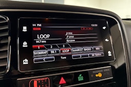 punainen Mitsubishi Outlander PHEV 2019 kuva 20.
