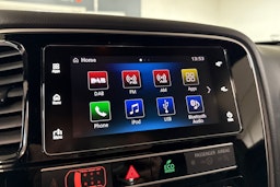 punainen Mitsubishi Outlander PHEV 2019 kuva 21.