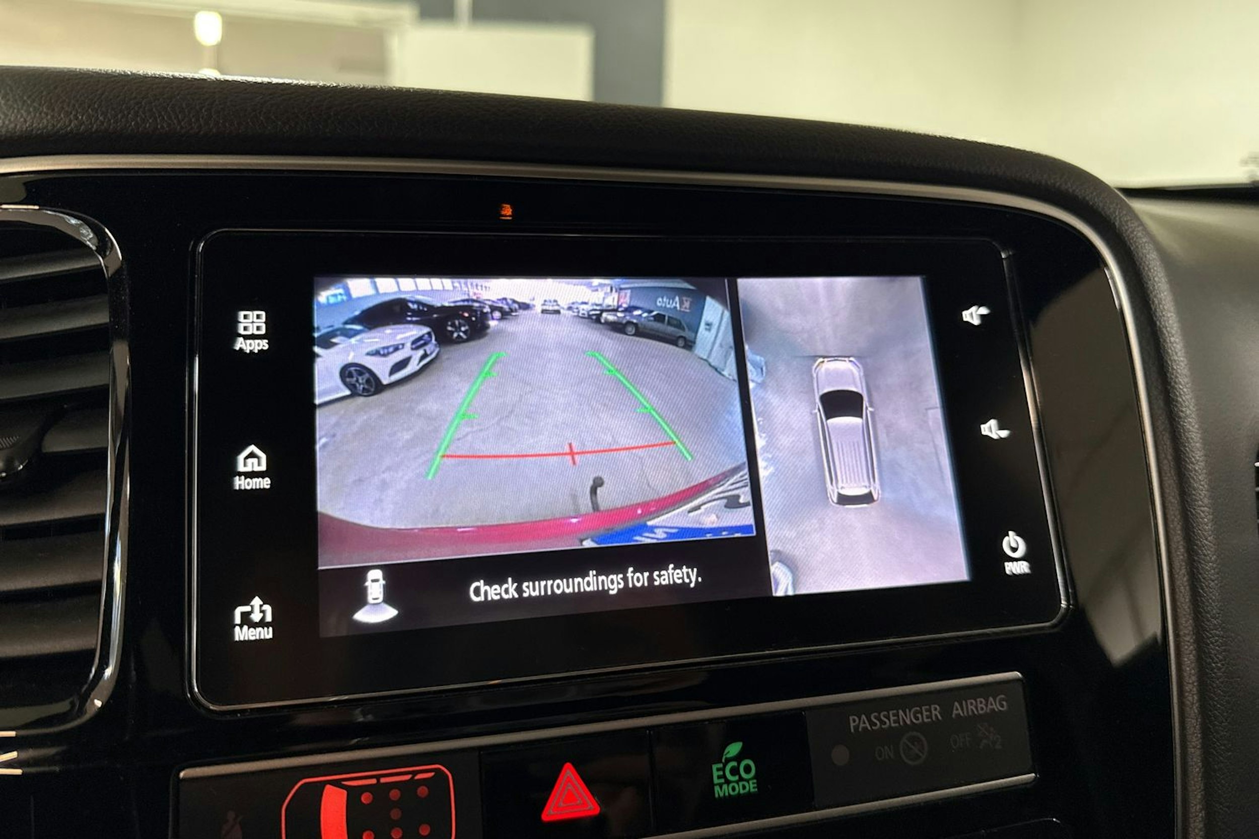 punainen Mitsubishi Outlander PHEV 2019 kuva 24.