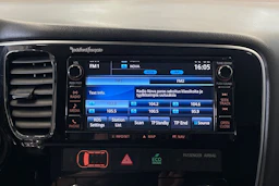 Musta Mitsubishi Outlander PHEV 2018 kuva 16.