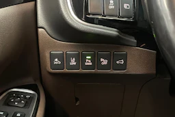 Musta Mitsubishi Outlander PHEV 2018 kuva 23.