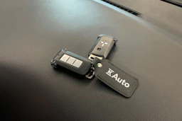 Musta Mitsubishi Outlander PHEV 2018 kuva 28.
