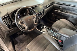 met. harmaa Mitsubishi Outlander PHEV 2018 kuva 7.
