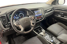 punainen Mitsubishi Outlander PHEV 2019 kuva 6.