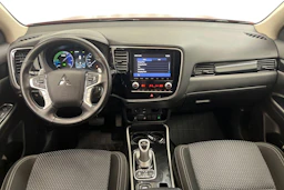 punainen Mitsubishi Outlander PHEV 2019 kuva 7.