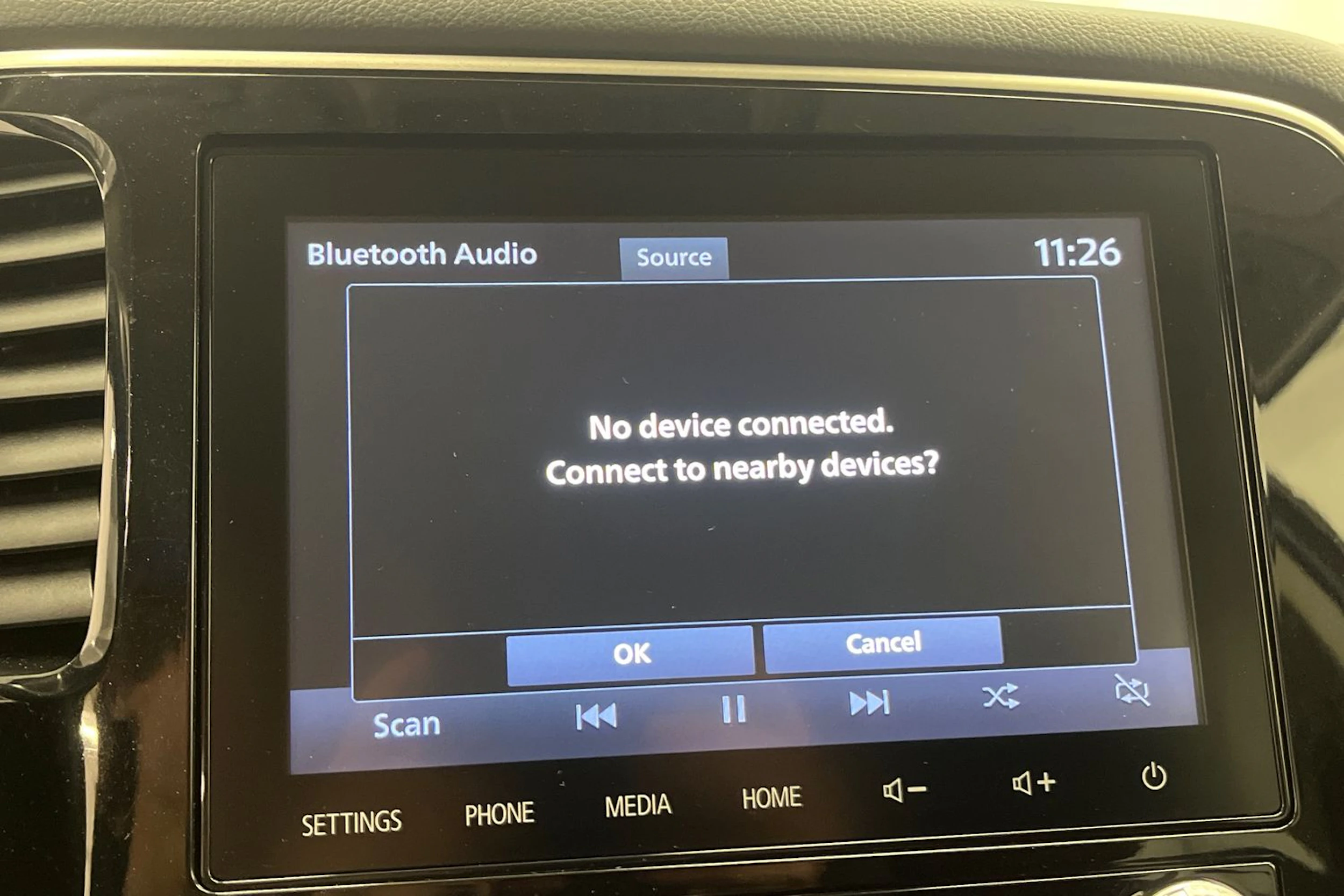 punainen Mitsubishi Outlander PHEV 2019 kuva 17.