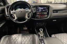 Hopea Mitsubishi Outlander PHEV 2019 kuva 7.