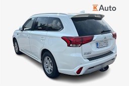 valkoinen Mitsubishi Outlander PHEV 2019 kuva 2.