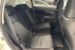 valkoinen Mitsubishi Outlander PHEV 2019 kuva 29.