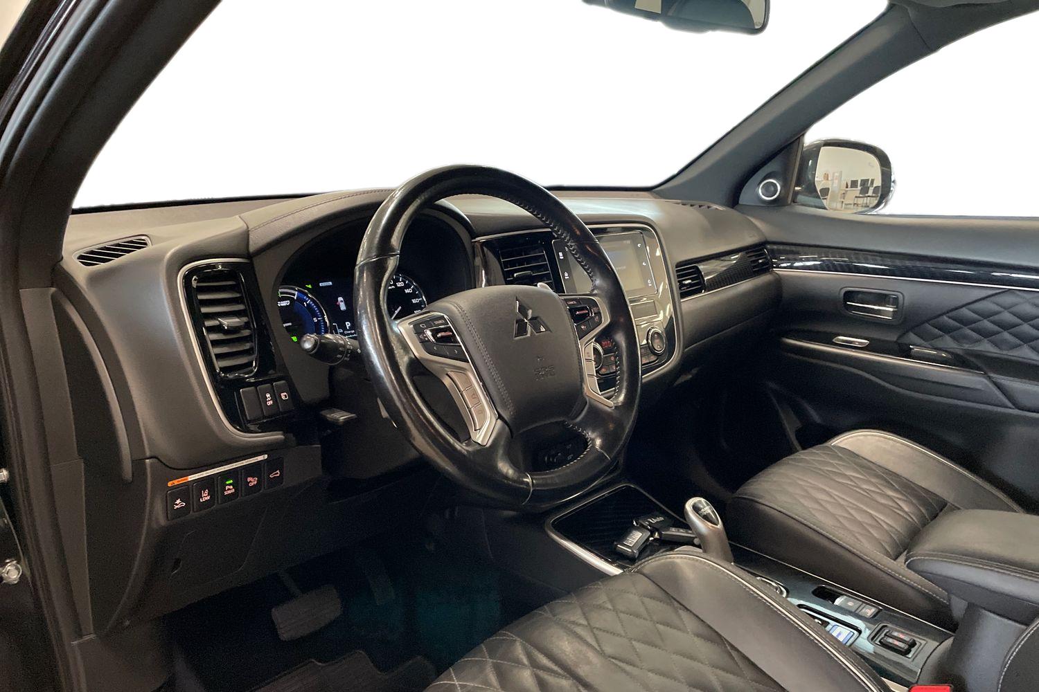 Mitsubishi Outlander PHEV Instyle 4WD 5P 2019, photo 6/33