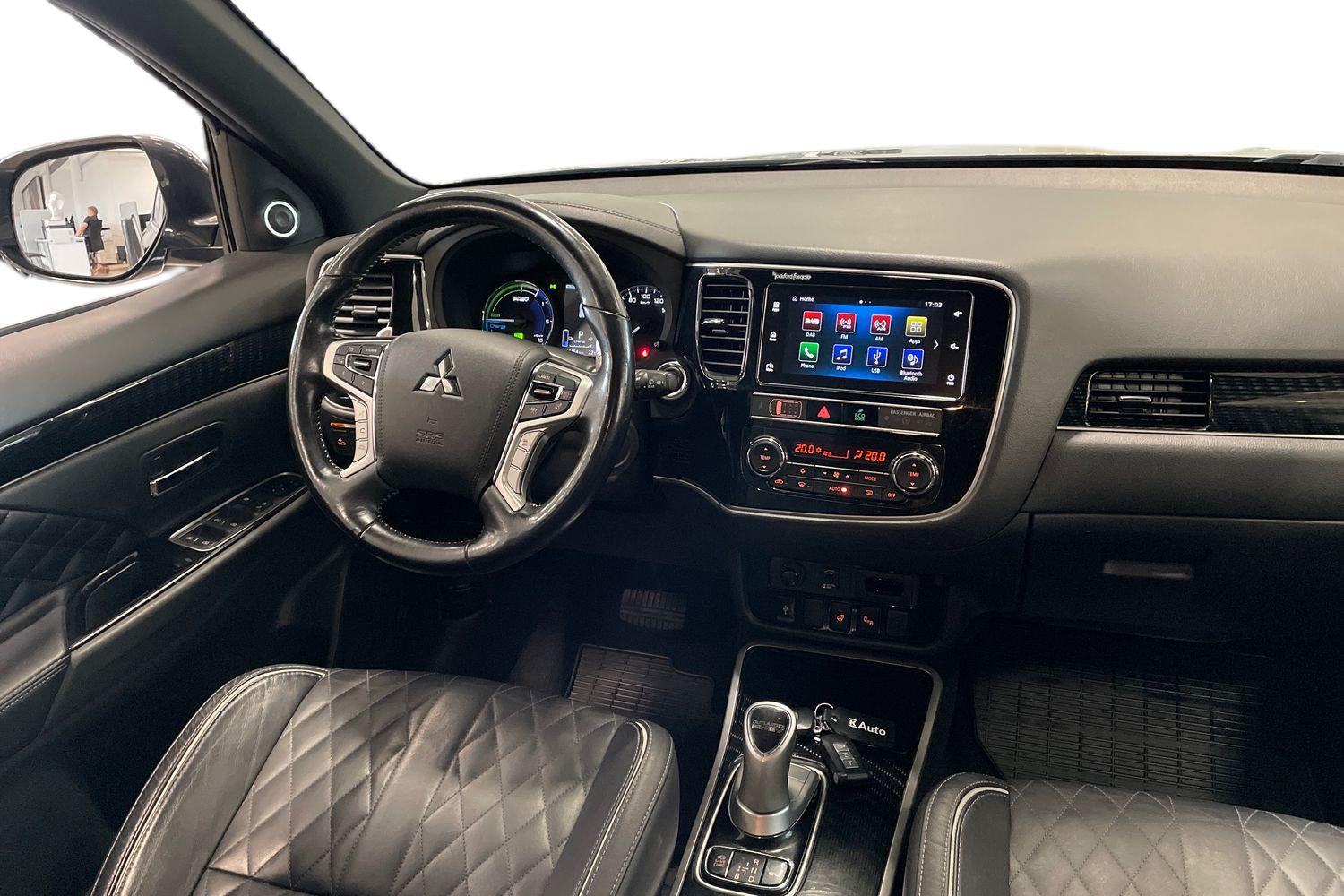 Mitsubishi Outlander PHEV Instyle 4WD 5P 2019, photo 7/33