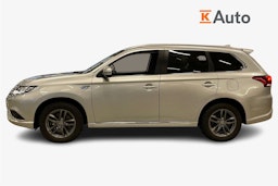 harmaa Mitsubishi Outlander PHEV 2020 kuva 6.