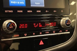 harmaa Mitsubishi Outlander PHEV 2020 kuva 25.