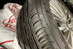 harmaa Mitsubishi Outlander PHEV 2020 kuva 32.