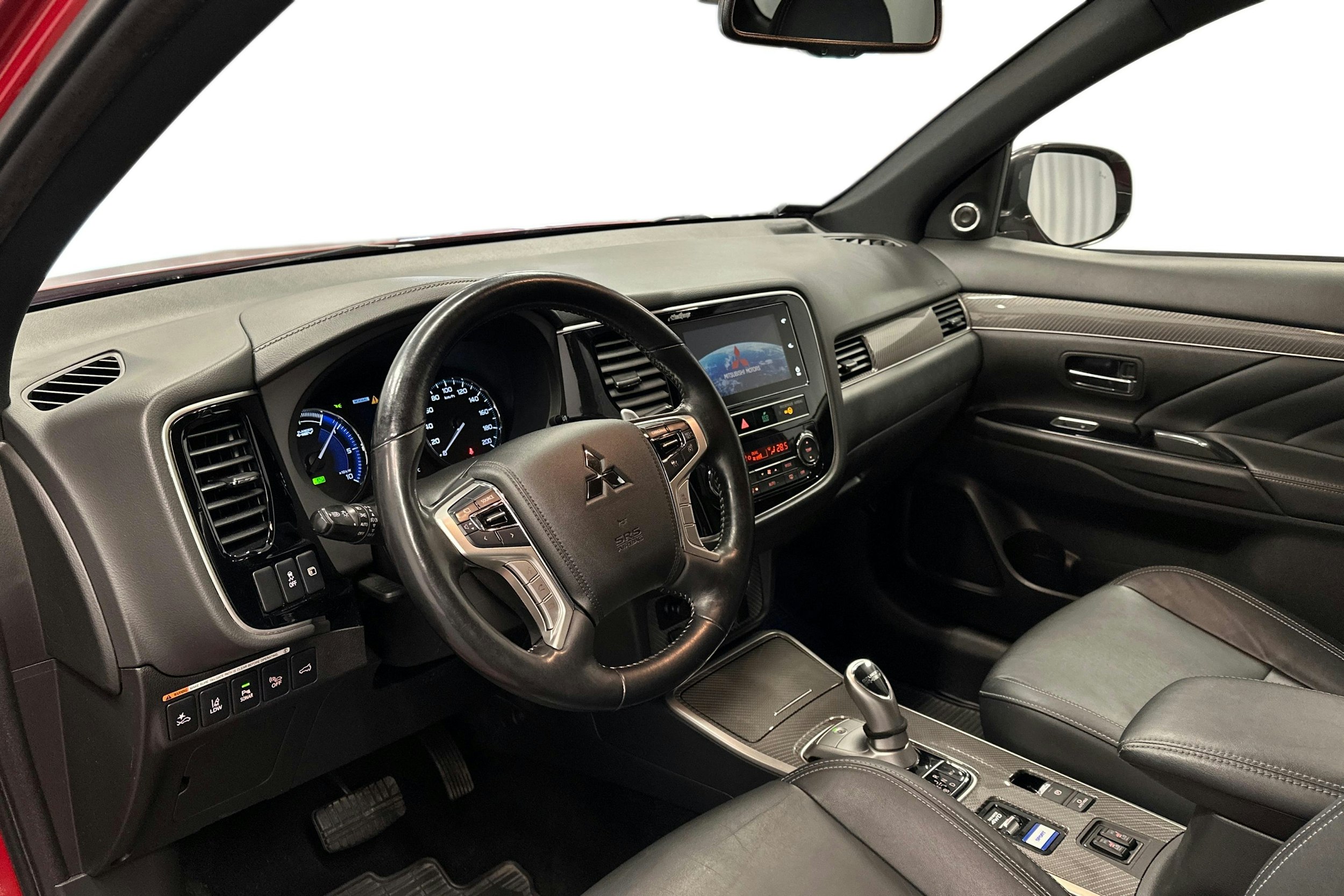 punainen Mitsubishi Outlander PHEV 2019 kuva 7.