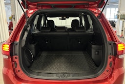 punainen Mitsubishi Outlander PHEV 2019 kuva 14.
