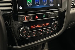 punainen Mitsubishi Outlander PHEV 2019 kuva 27.