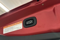 punainen Mitsubishi Outlander PHEV 2019 kuva 30.