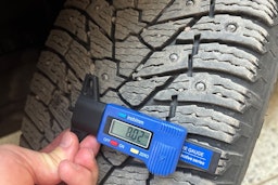 harmaa Mitsubishi Outlander PHEV 2019 kuva 29.