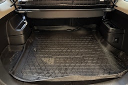 punainen Mitsubishi Outlander PHEV 2019 kuva 14.