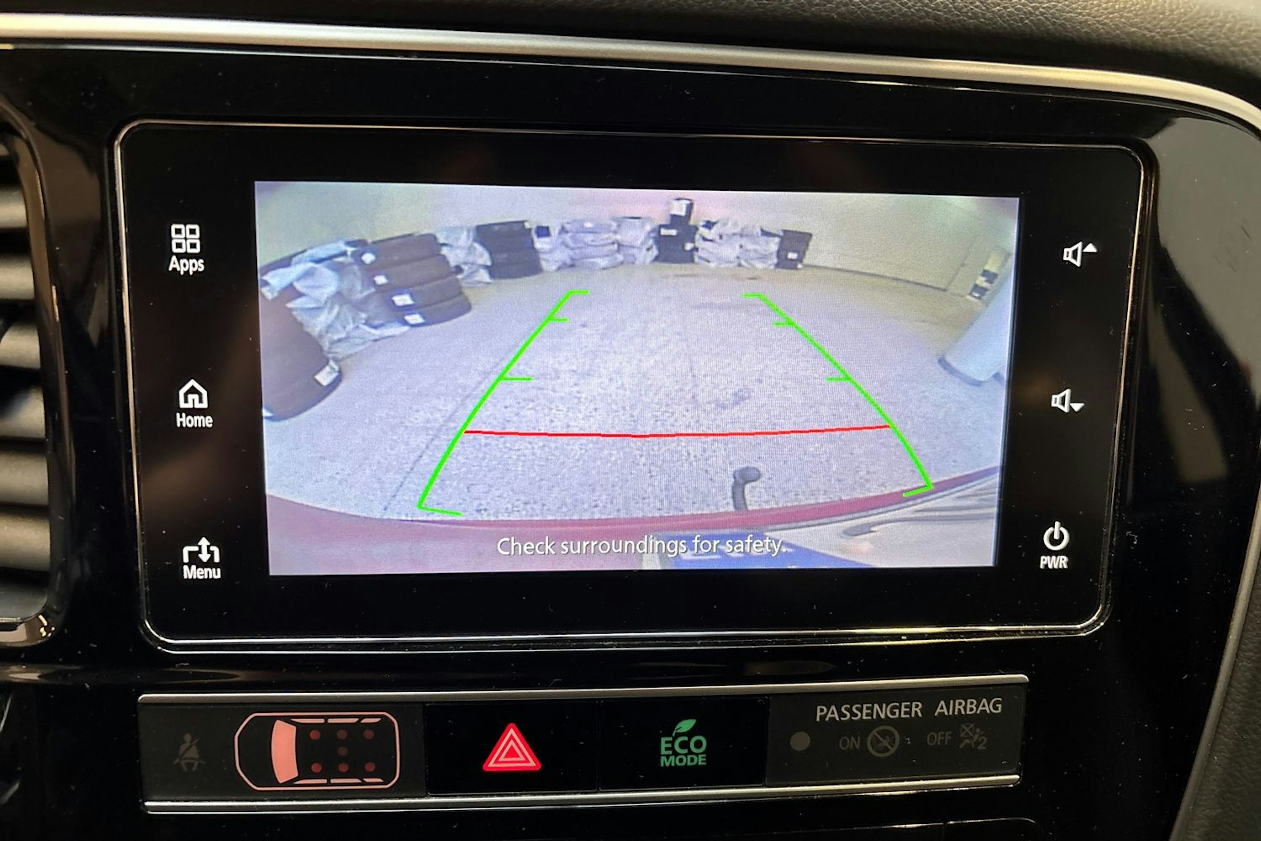 punainen Mitsubishi Outlander PHEV 2019 kuva 17.