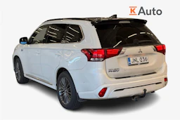valkoinen Mitsubishi Outlander PHEV 2019 kuva 2.