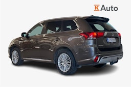 Ruskea (beige) Mitsubishi Outlander PHEV 2019 kuva 2.