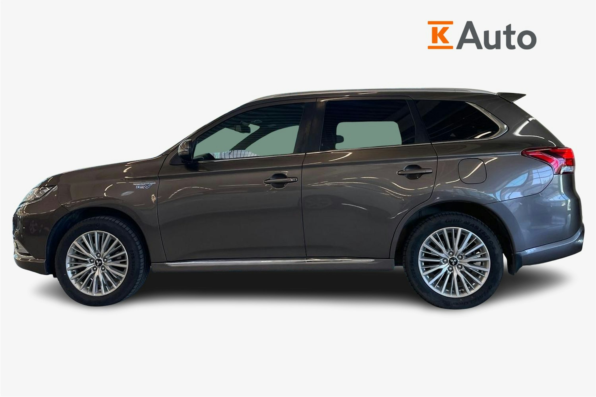 Ruskea (beige) Mitsubishi Outlander PHEV 2019 kuva 6.