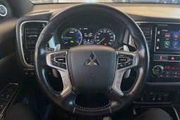 Ruskea (beige) Mitsubishi Outlander PHEV 2019 kuva 15.