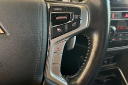 Ruskea (beige) Mitsubishi Outlander PHEV 2019 kuva 17.