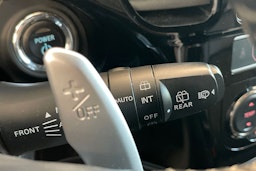 Ruskea (beige) Mitsubishi Outlander PHEV 2019 kuva 19.