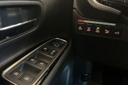 Ruskea (beige) Mitsubishi Outlander PHEV 2019 kuva 20.