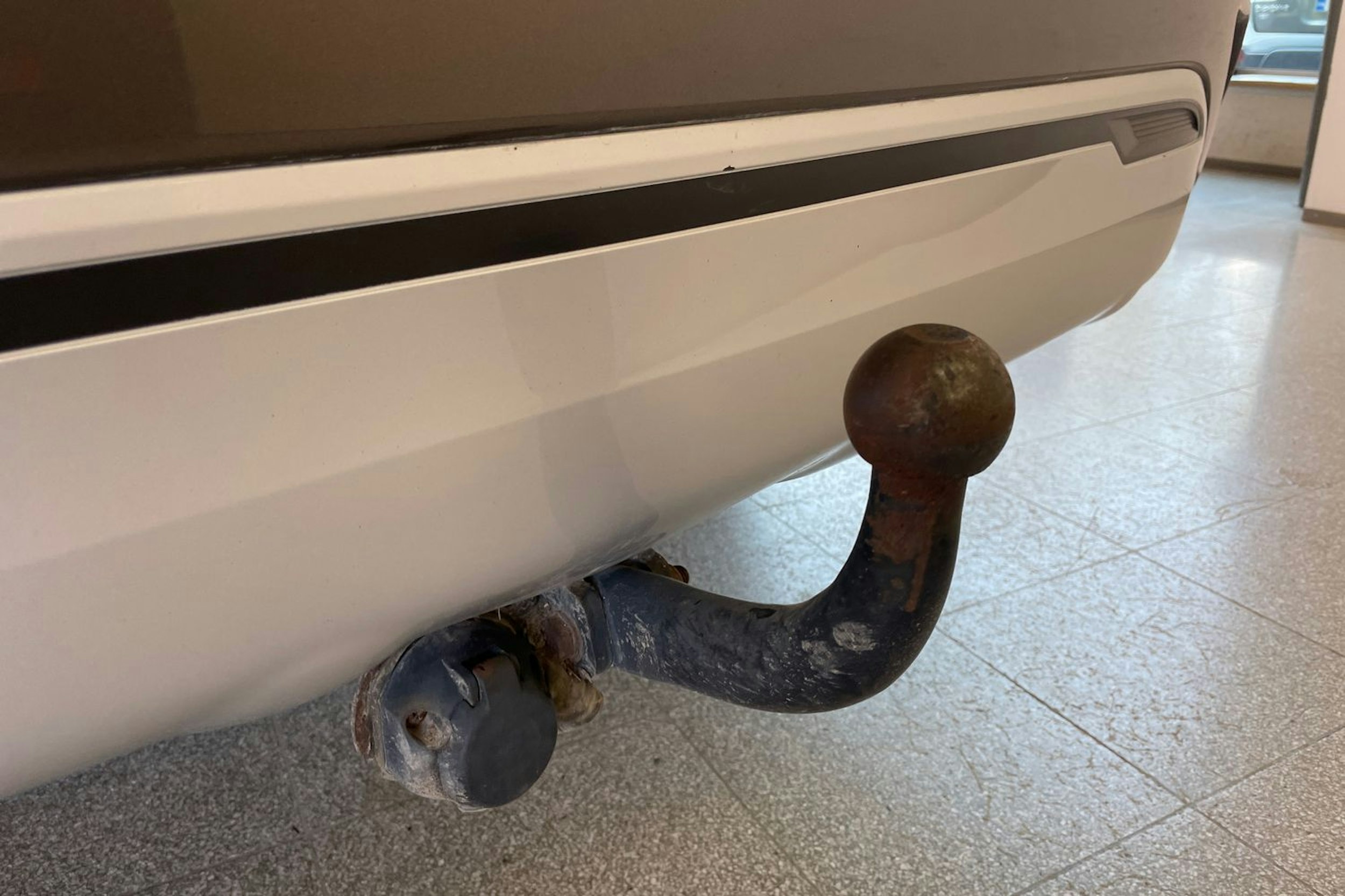 Ruskea (beige) Mitsubishi Outlander PHEV 2019 kuva 29.