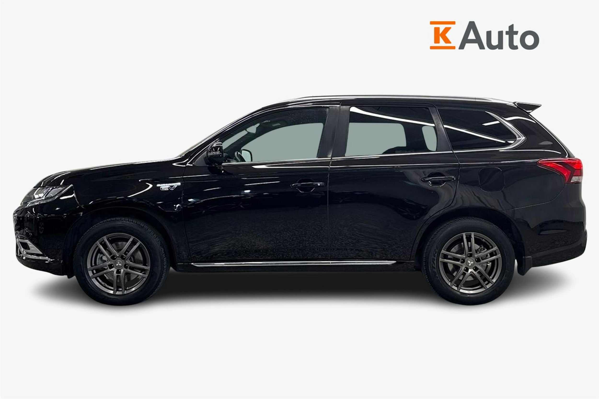 musta Mitsubishi Outlander PHEV 2019 kuva 5.