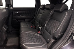 musta Mitsubishi Outlander PHEV 2019 kuva 9.