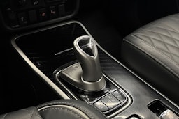 musta Mitsubishi Outlander PHEV 2019 kuva 19.