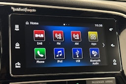 musta Mitsubishi Outlander PHEV 2019 kuva 25.