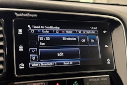 musta Mitsubishi Outlander PHEV 2019 kuva 30.