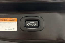 musta Mitsubishi Outlander PHEV 2019 kuva 35.